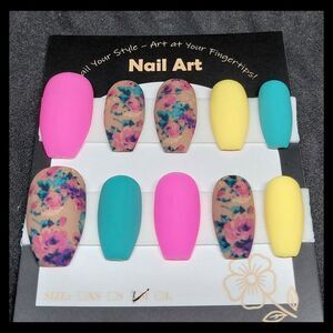 Floral and Solid Color Handmade Hard Gel Press on Nail Art Set